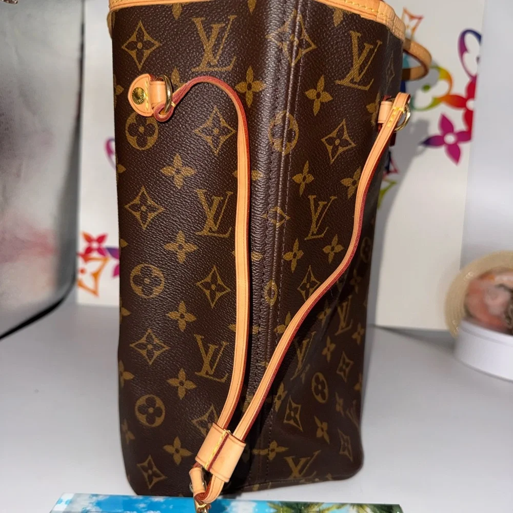 SOLD-Neverfull MM Red interior-s - Picture 5 of 7